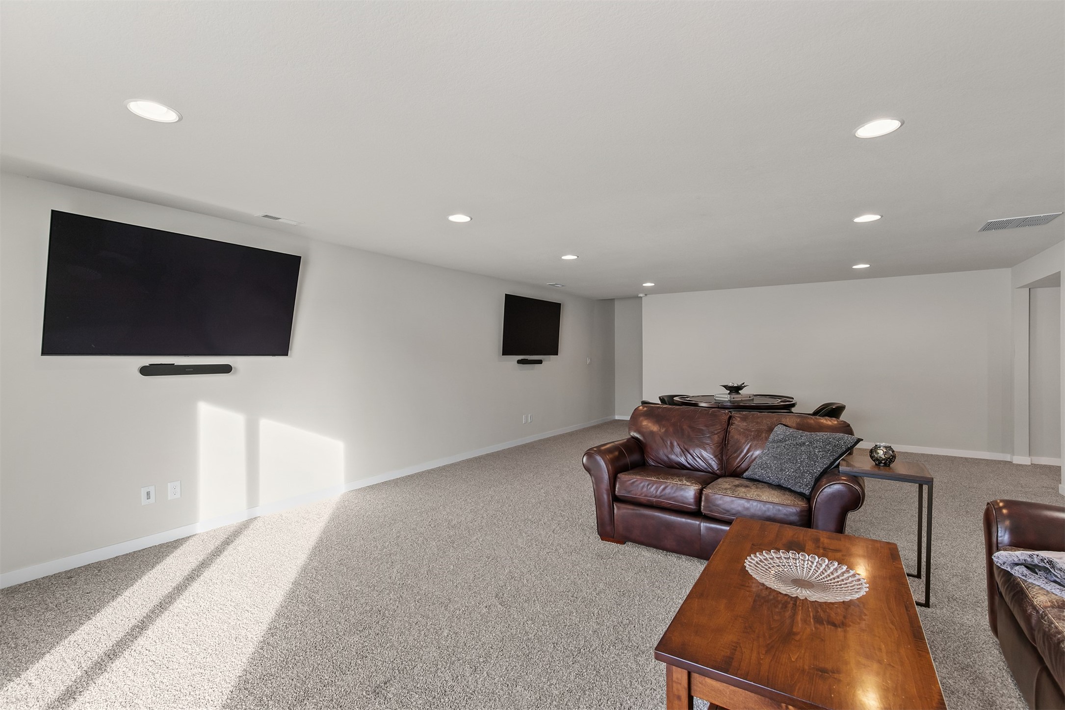 5428 Rowling Drive