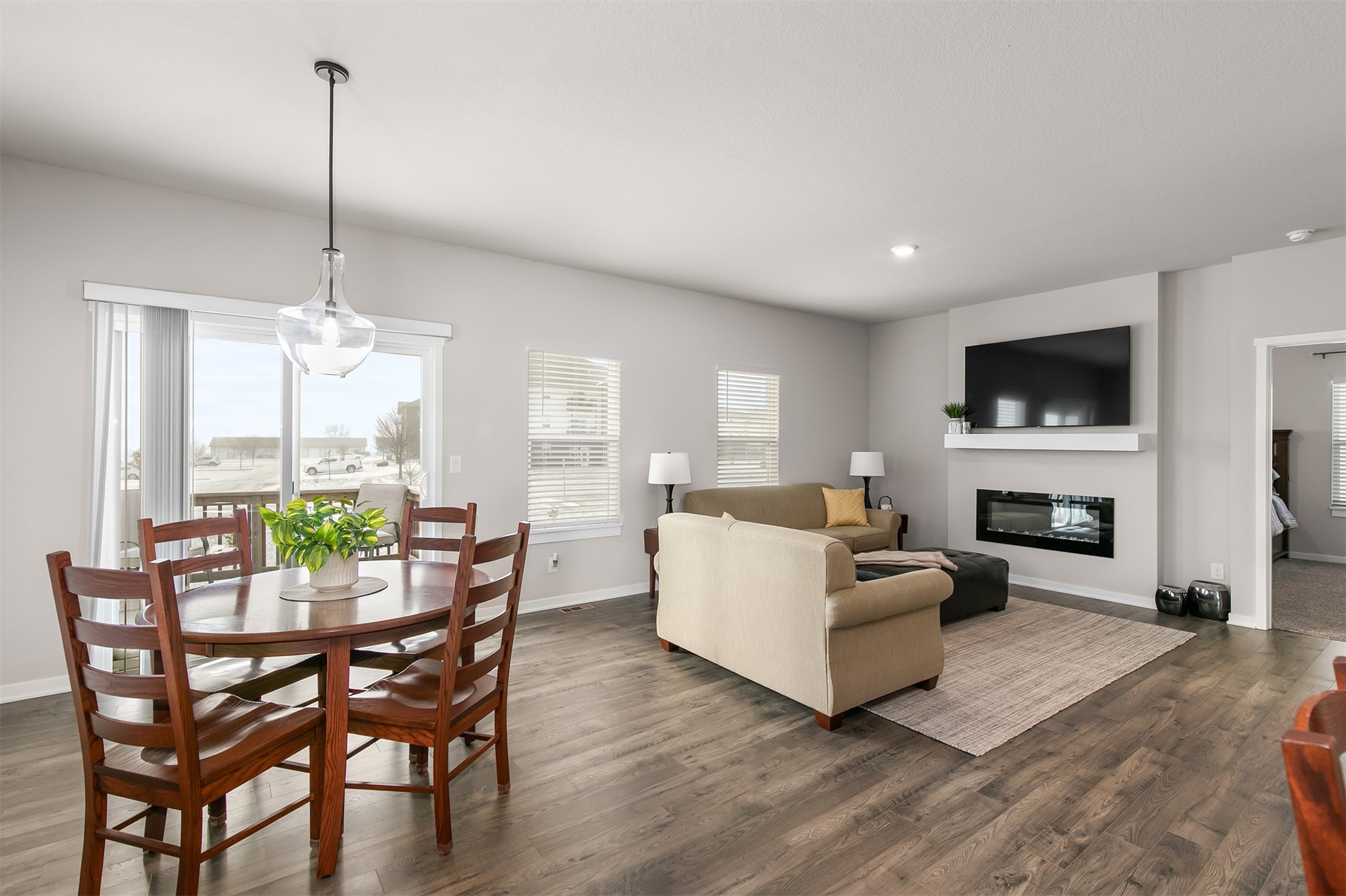 5428 Rowling Drive