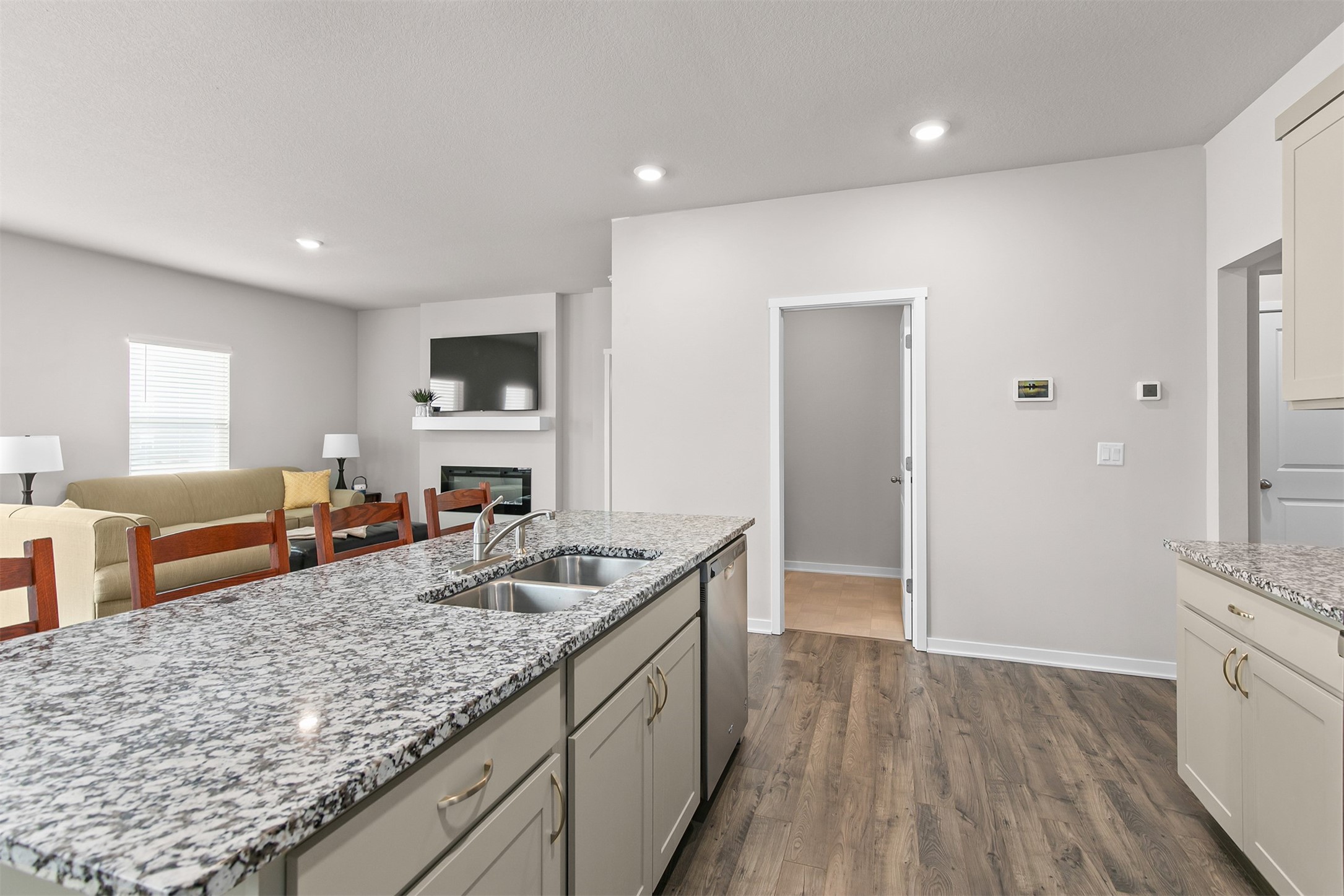 5428 Rowling Drive