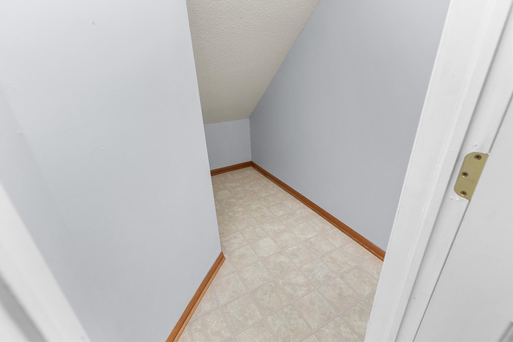 2175 Ridgeview Circle