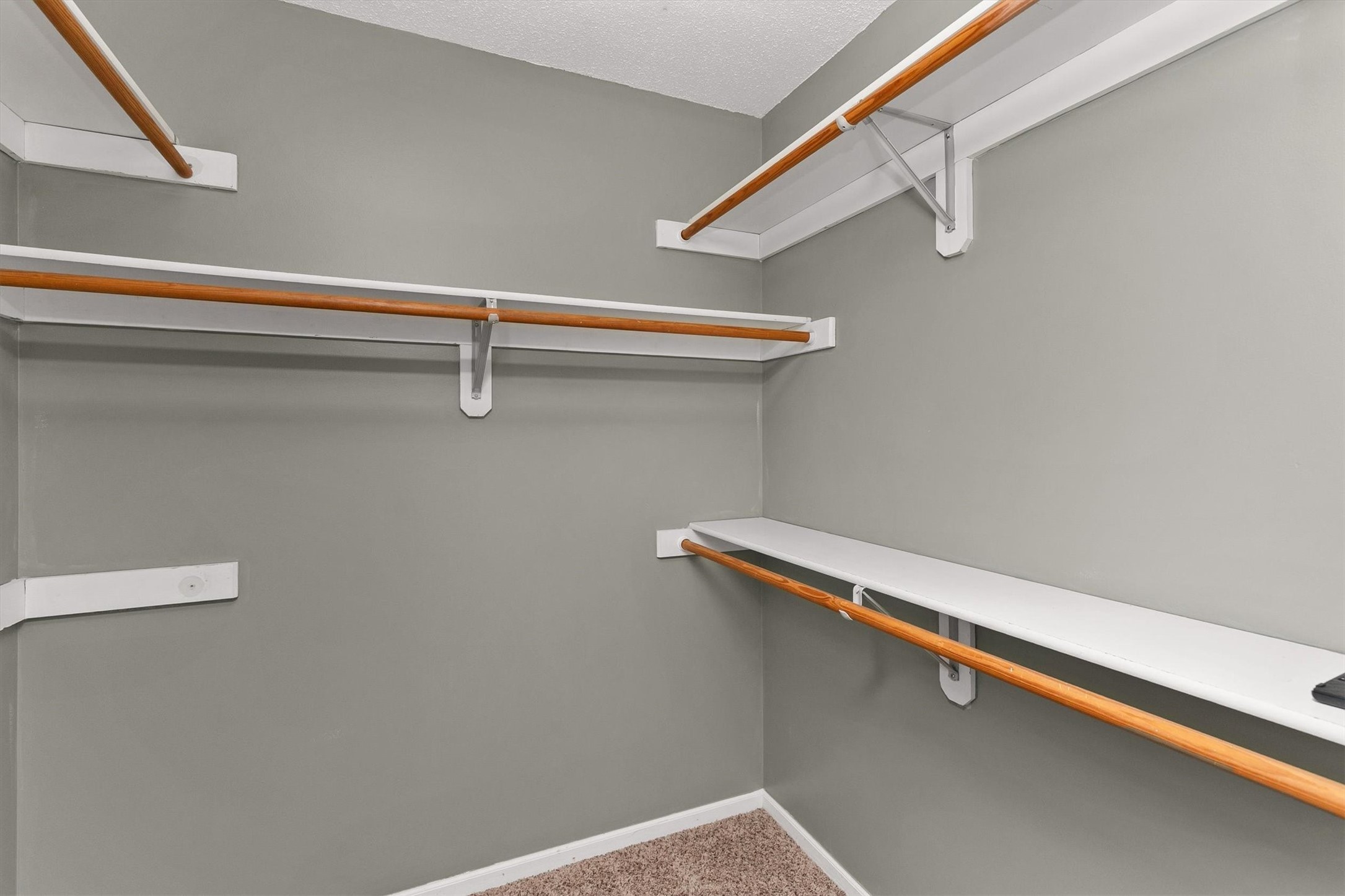 2175 Ridgeview Circle