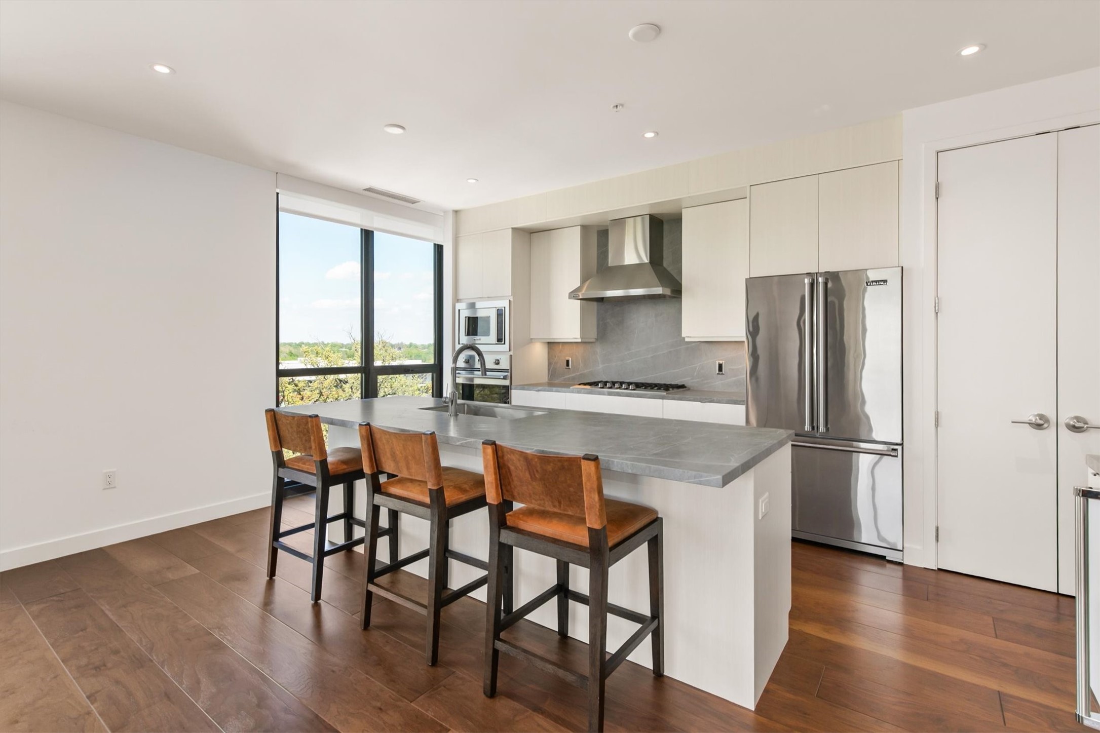 3750 Grand Avenue 501