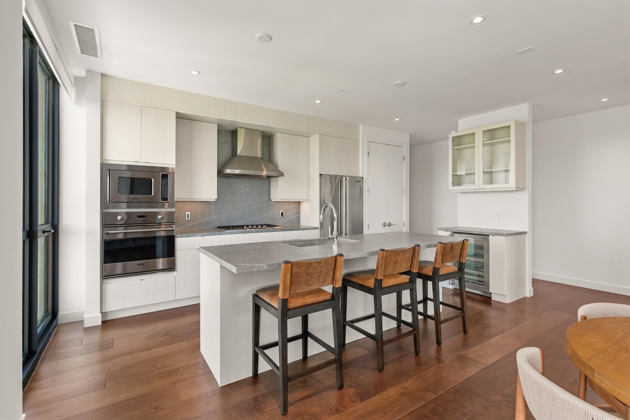 3750 Grand Avenue 501