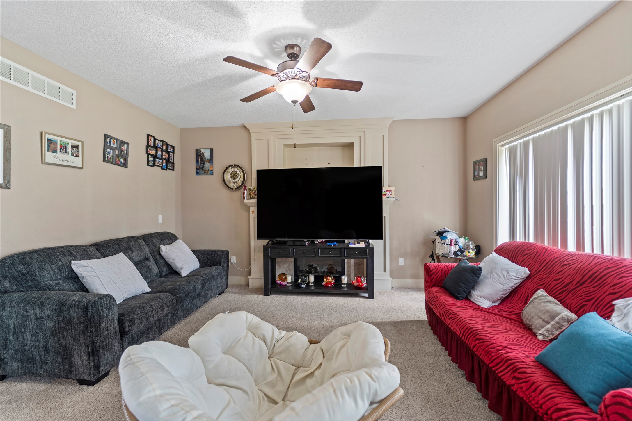 659 SW Springfield Drive