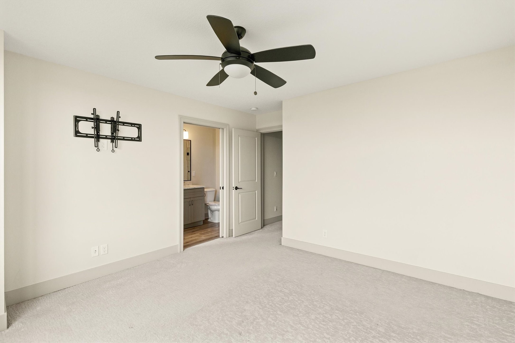 6460 Galleria Drive 3102