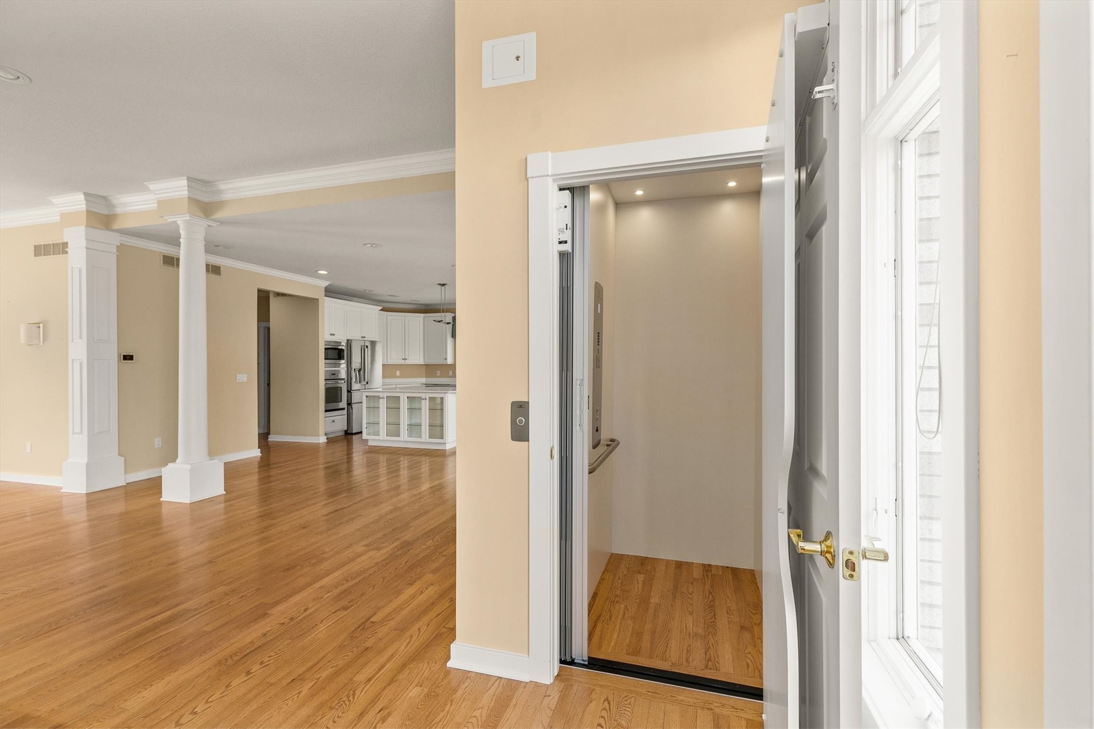 5576 Glen Oaks Point