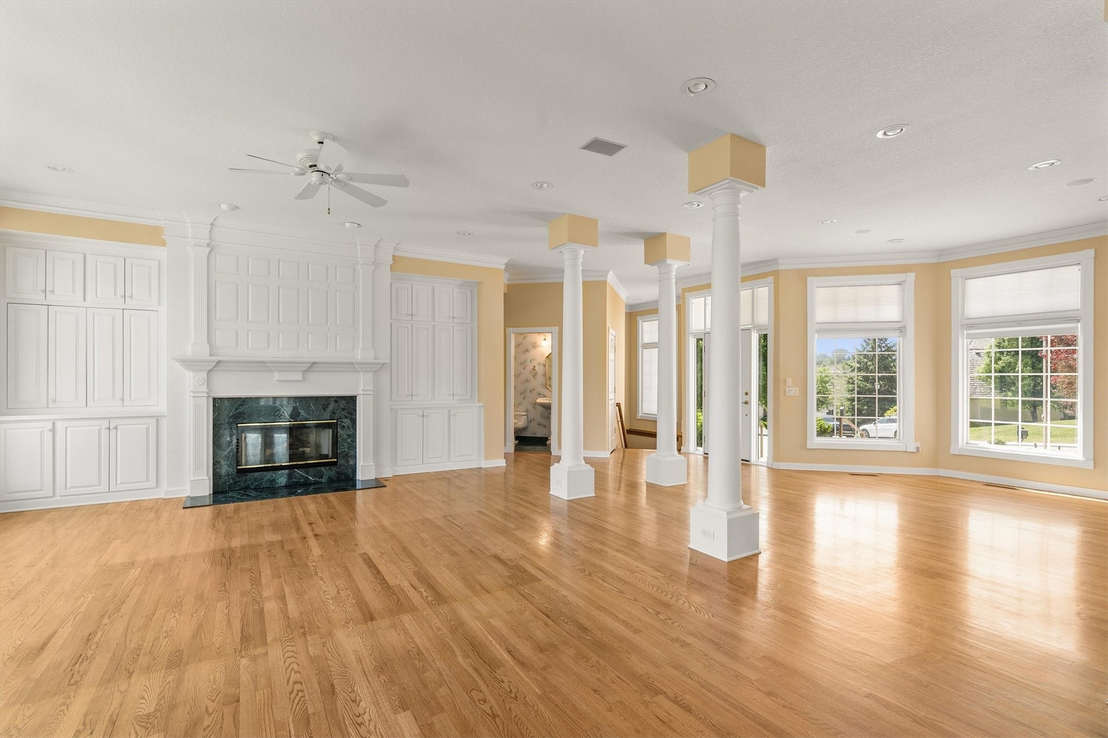 5576 Glen Oaks Point