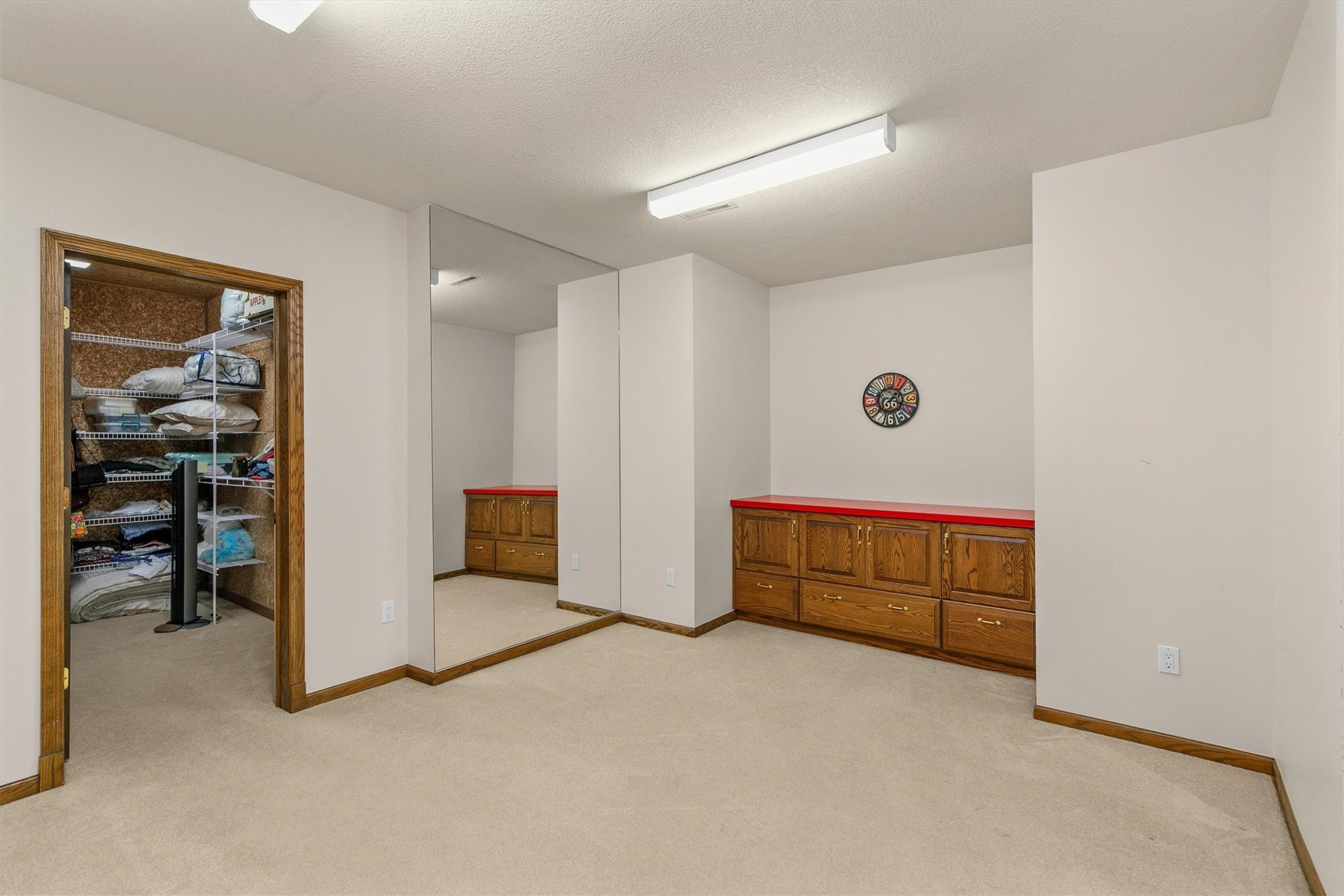 5576 Glen Oaks Point