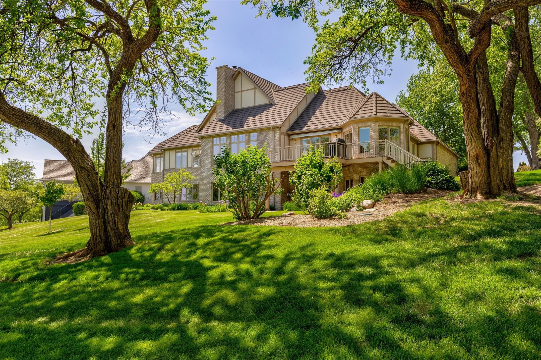 5576 Glen Oaks Point