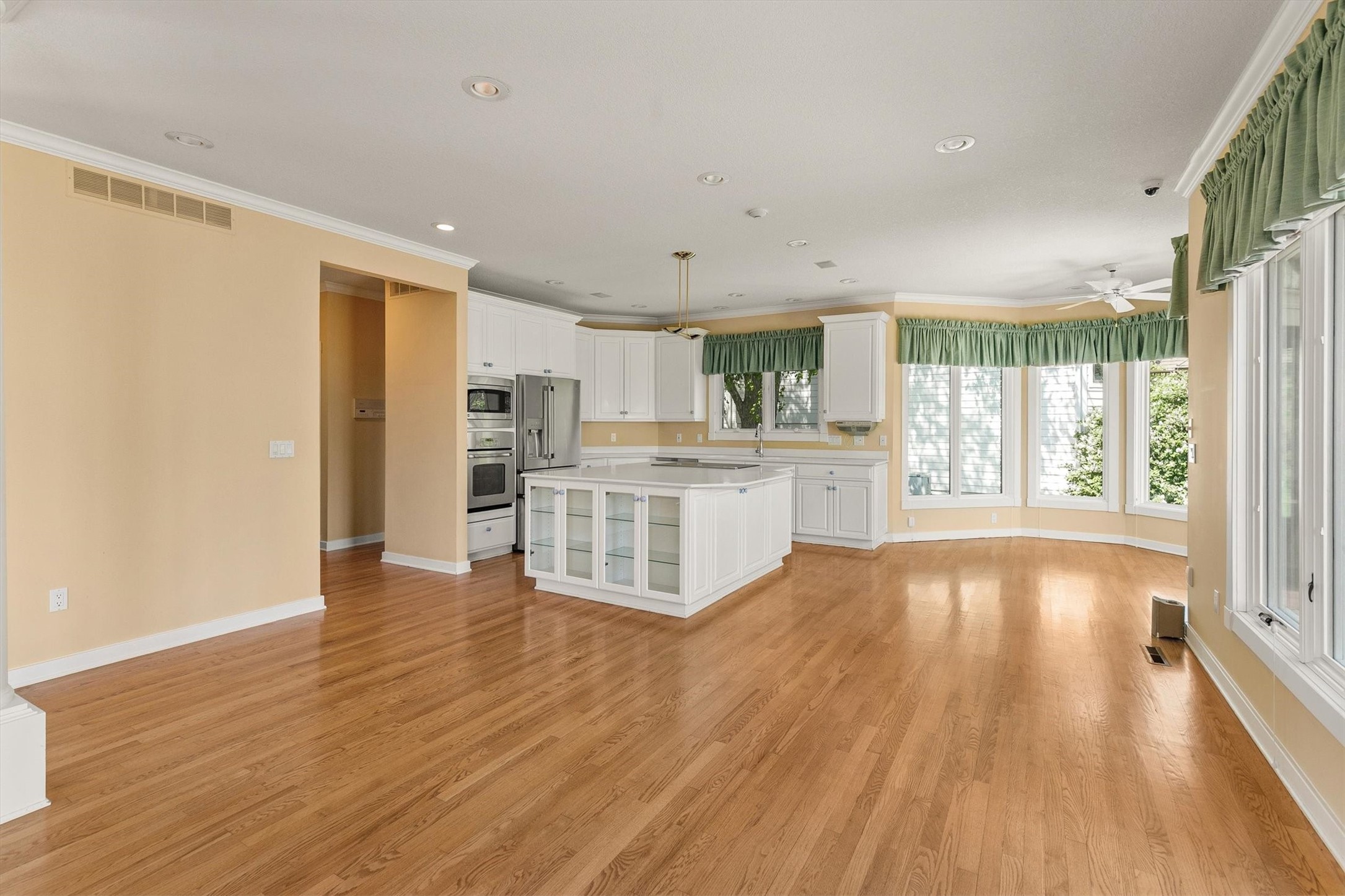 5576 Glen Oaks Point