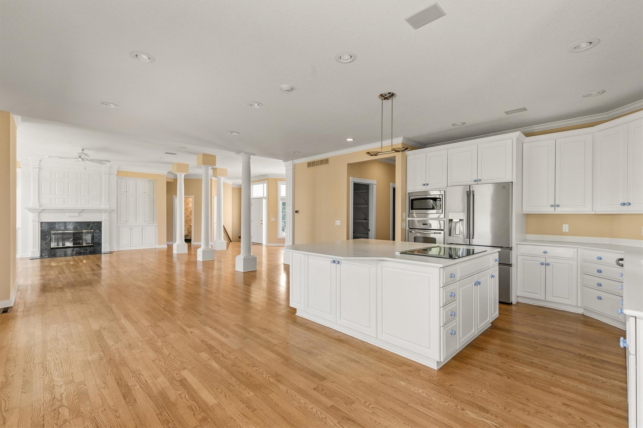 5576 Glen Oaks Point