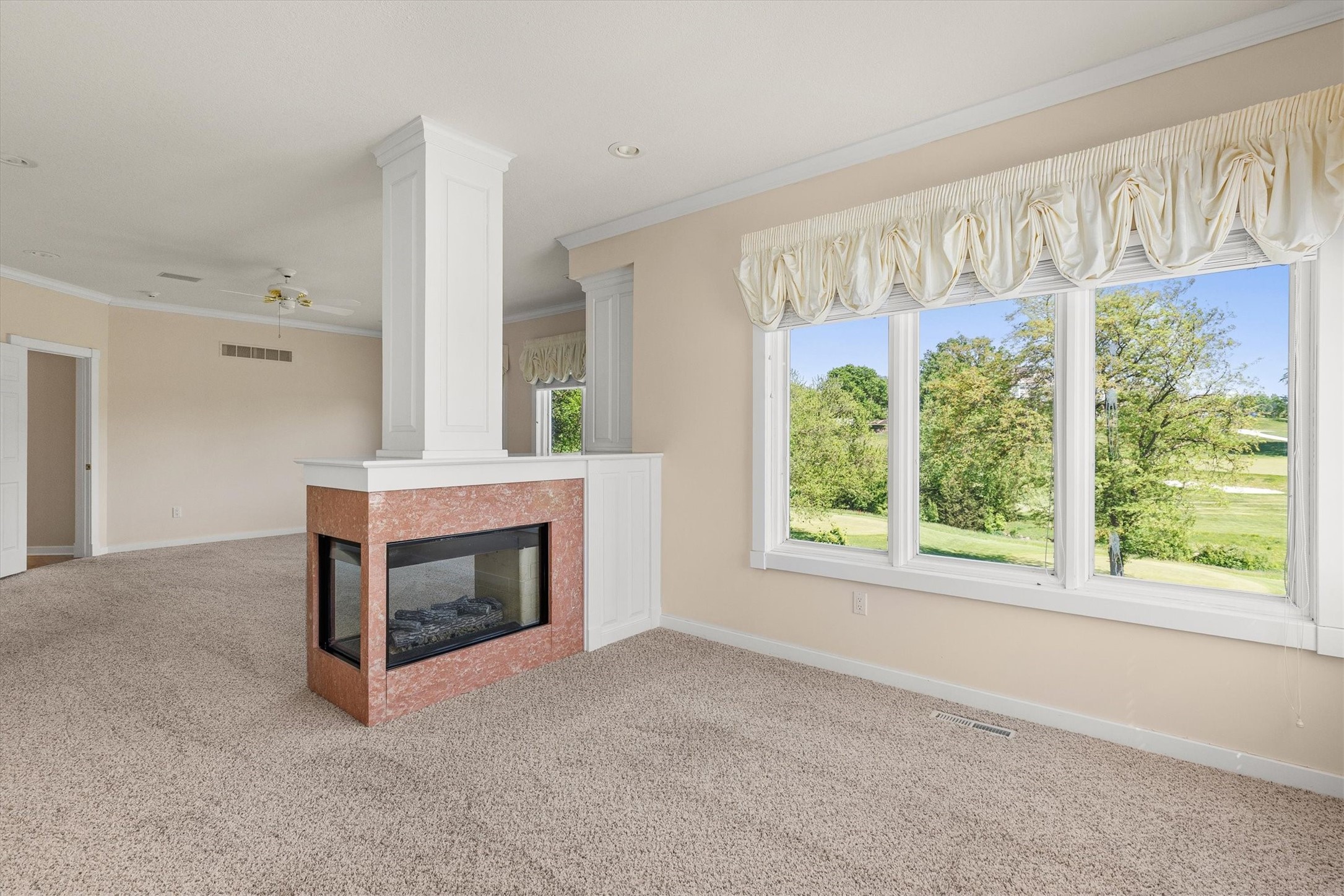5576 Glen Oaks Point