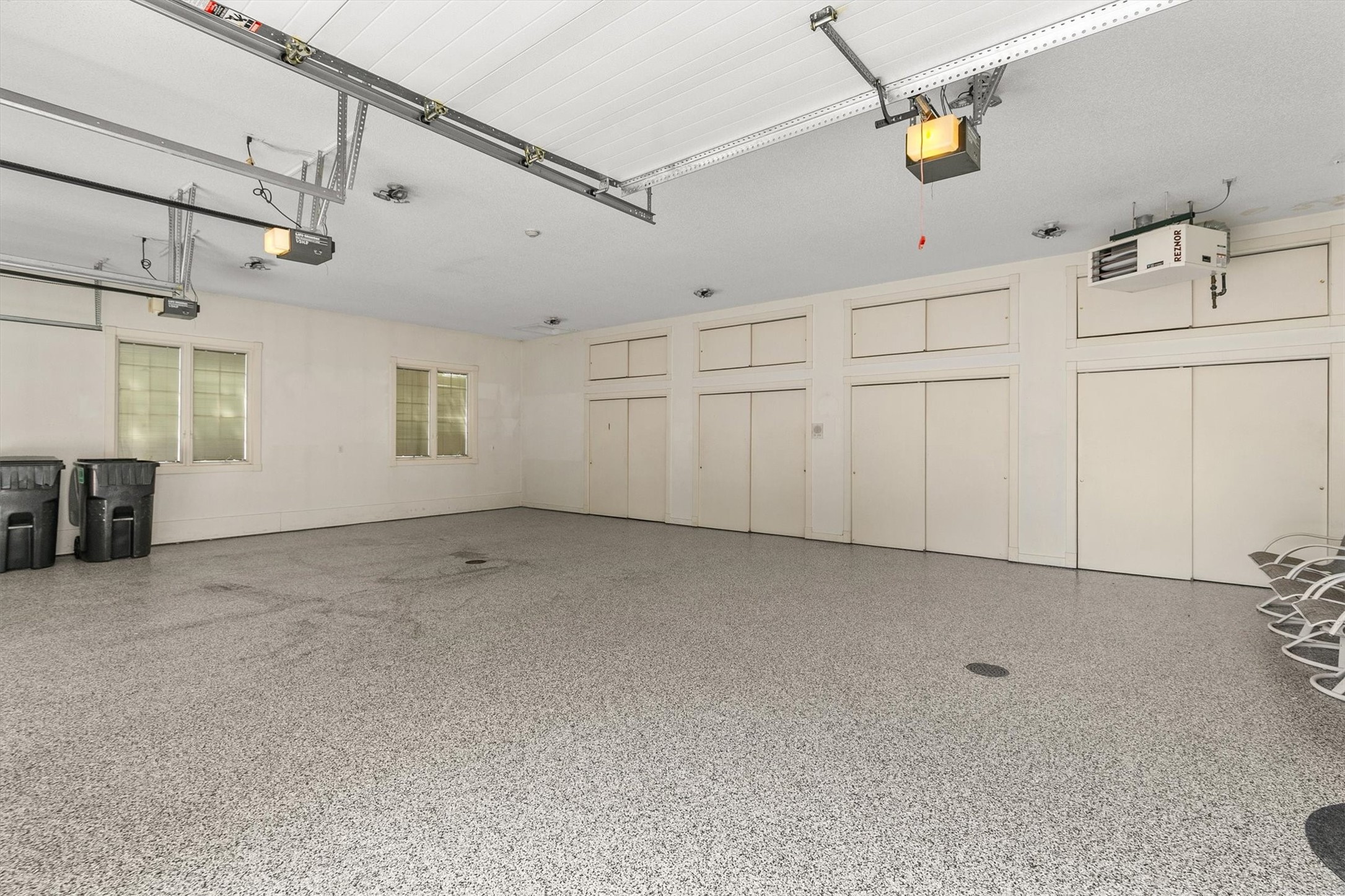 5576 Glen Oaks Point