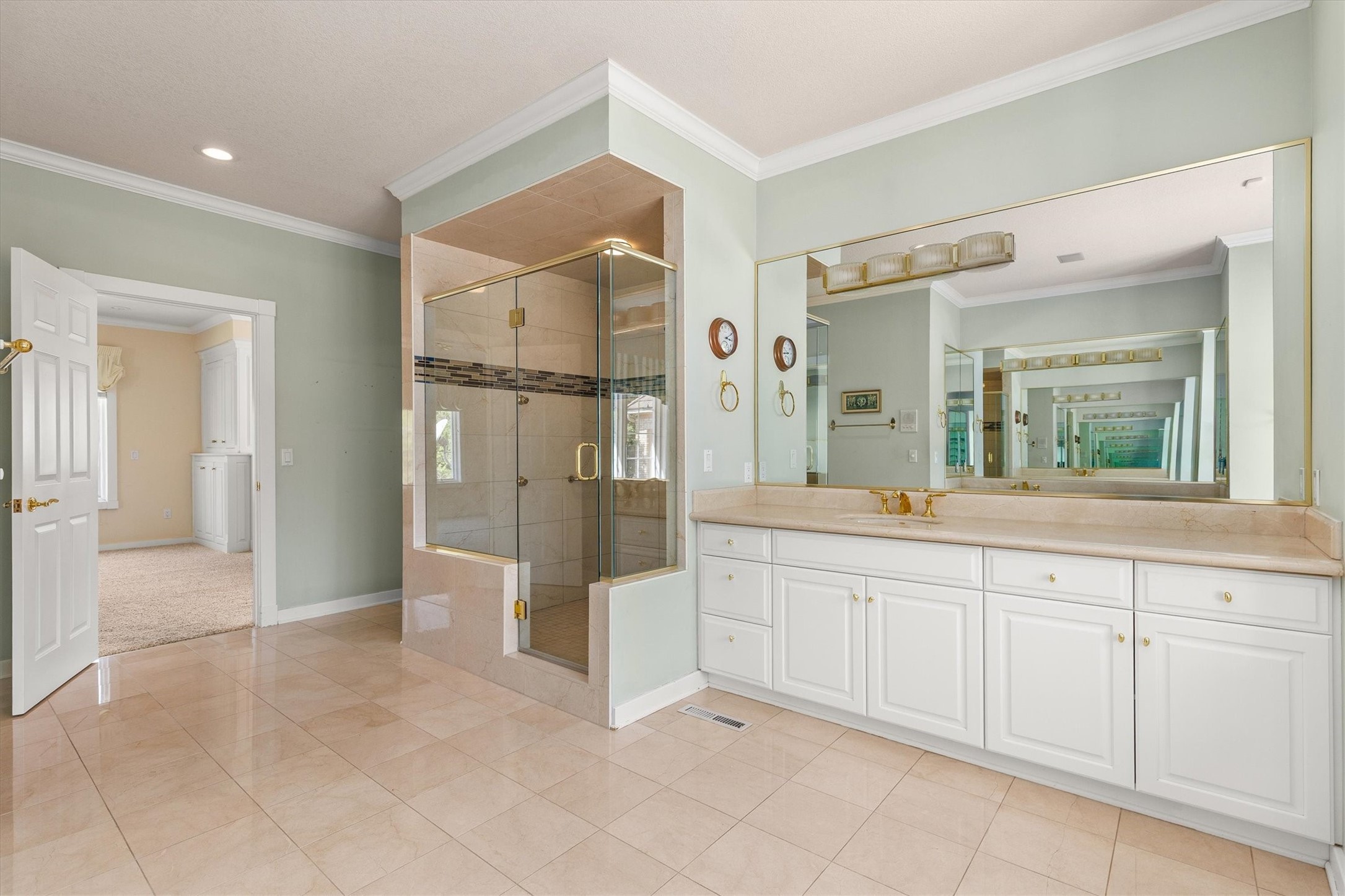 5576 Glen Oaks Point