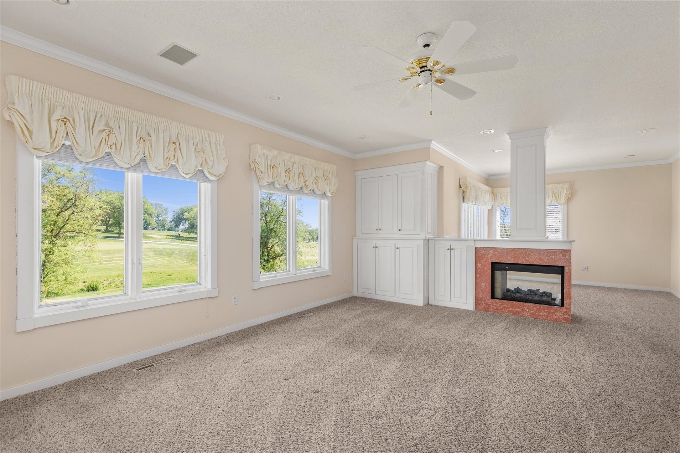 5576 Glen Oaks Point