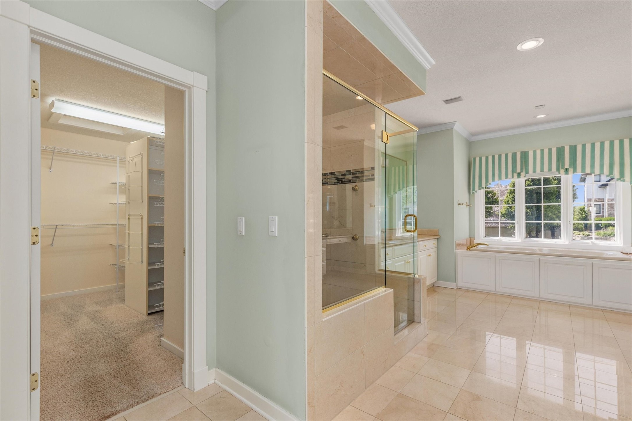 5576 Glen Oaks Point