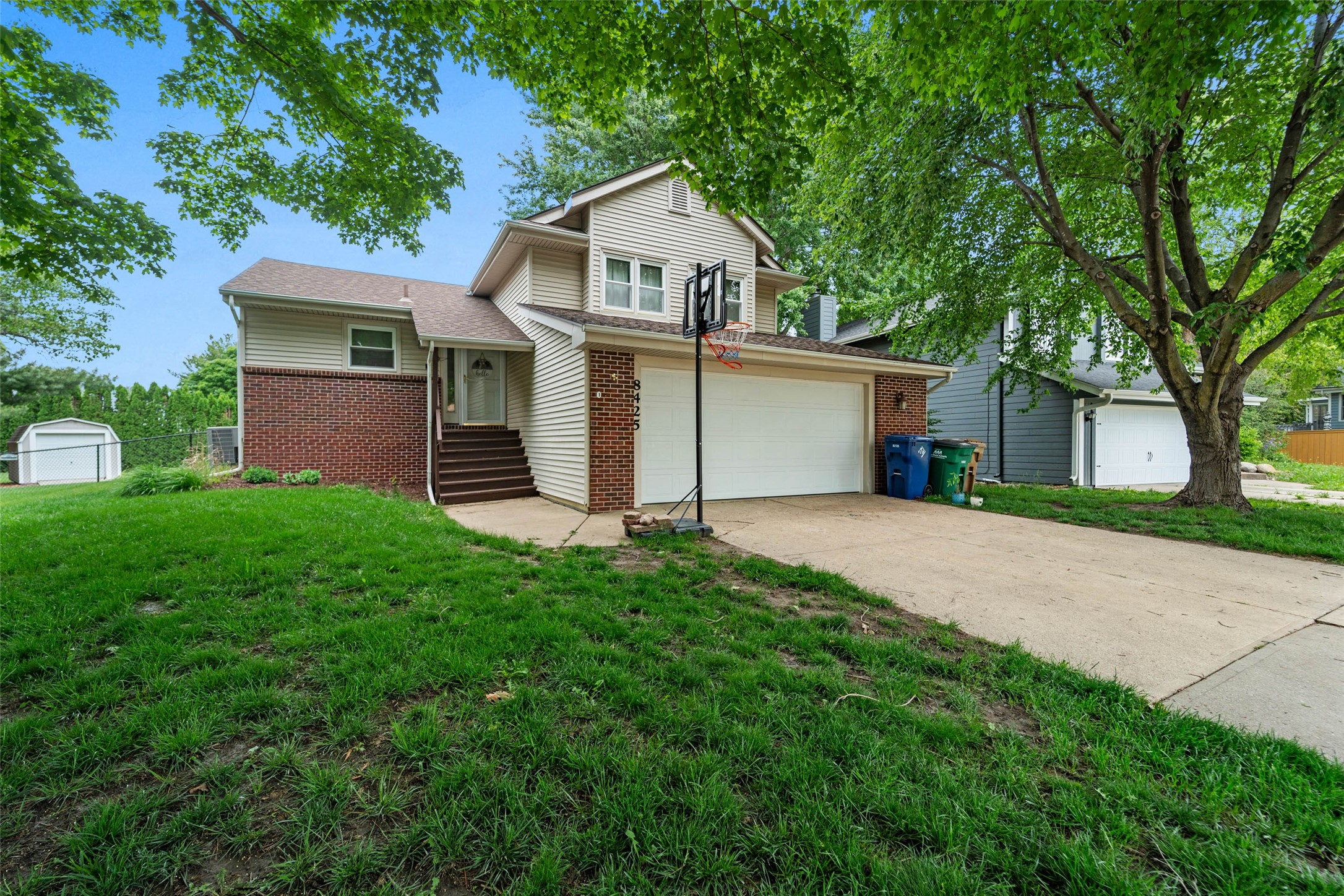 8425 Sharon Circle