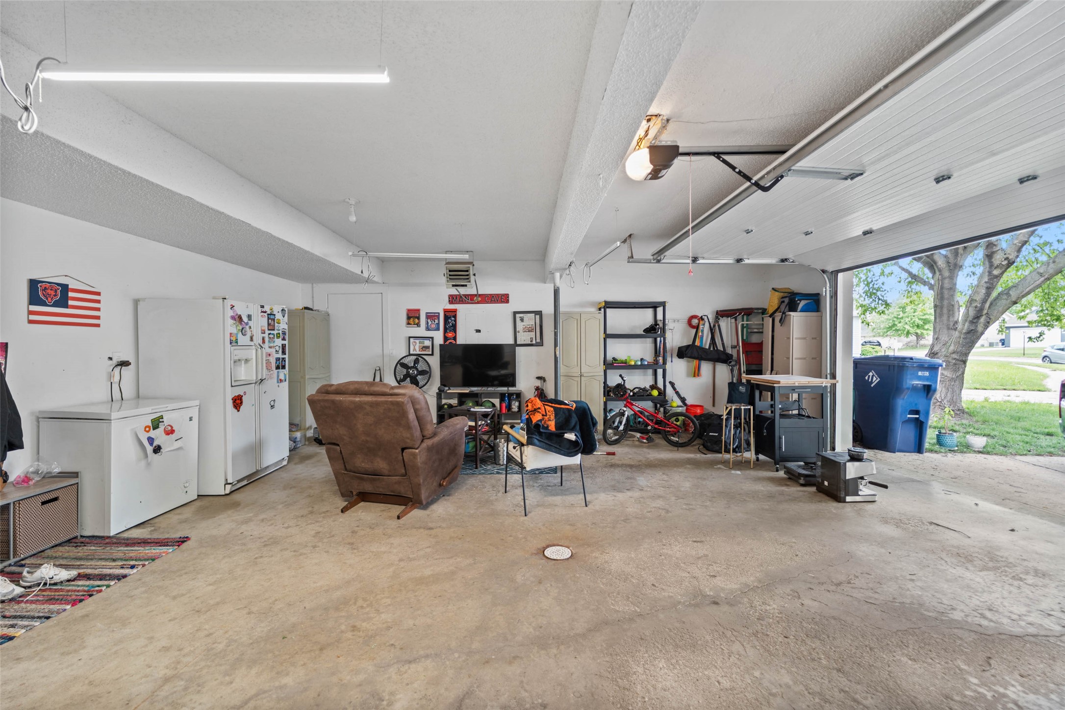 8425 Sharon Circle