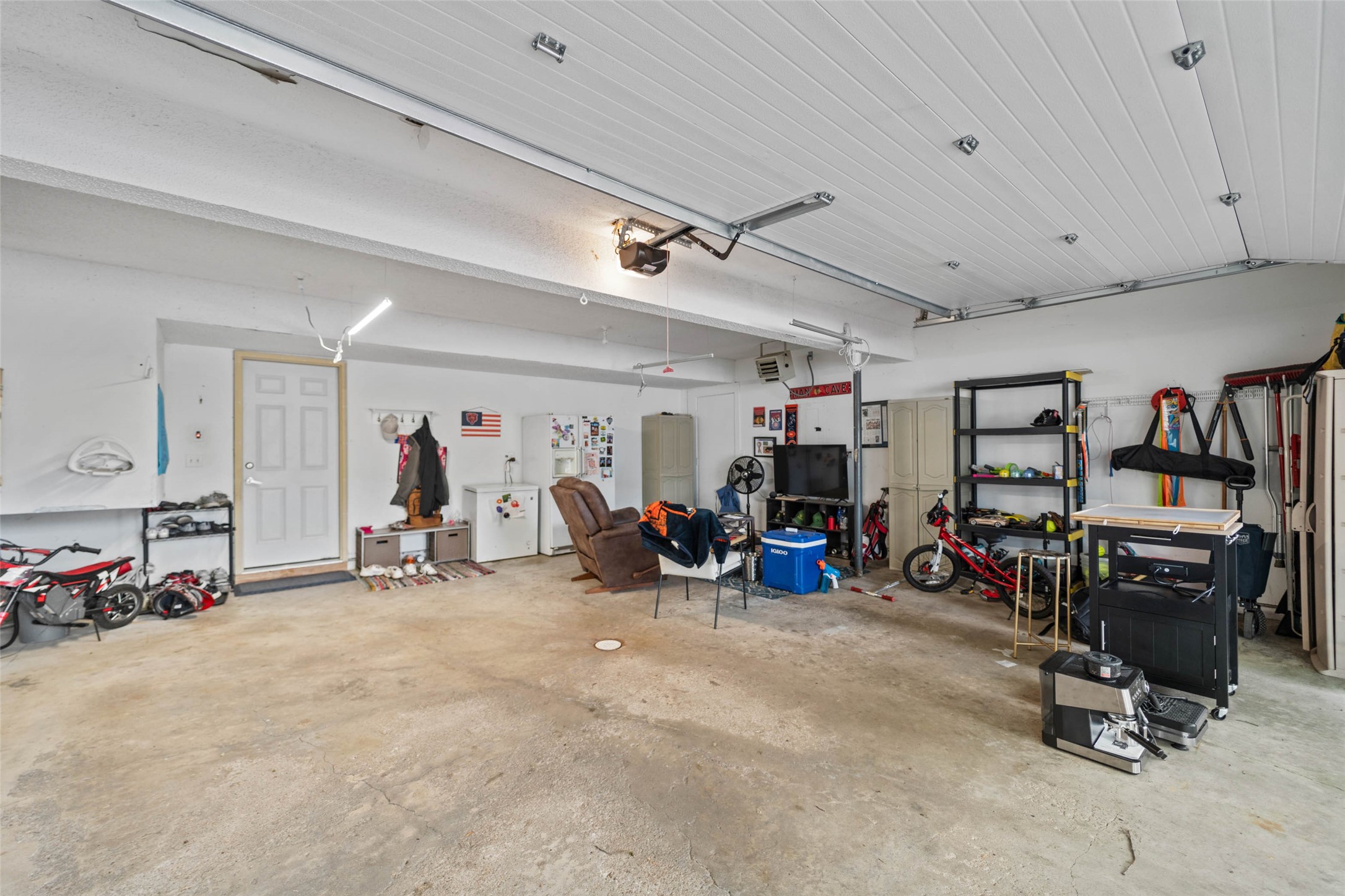 8425 Sharon Circle