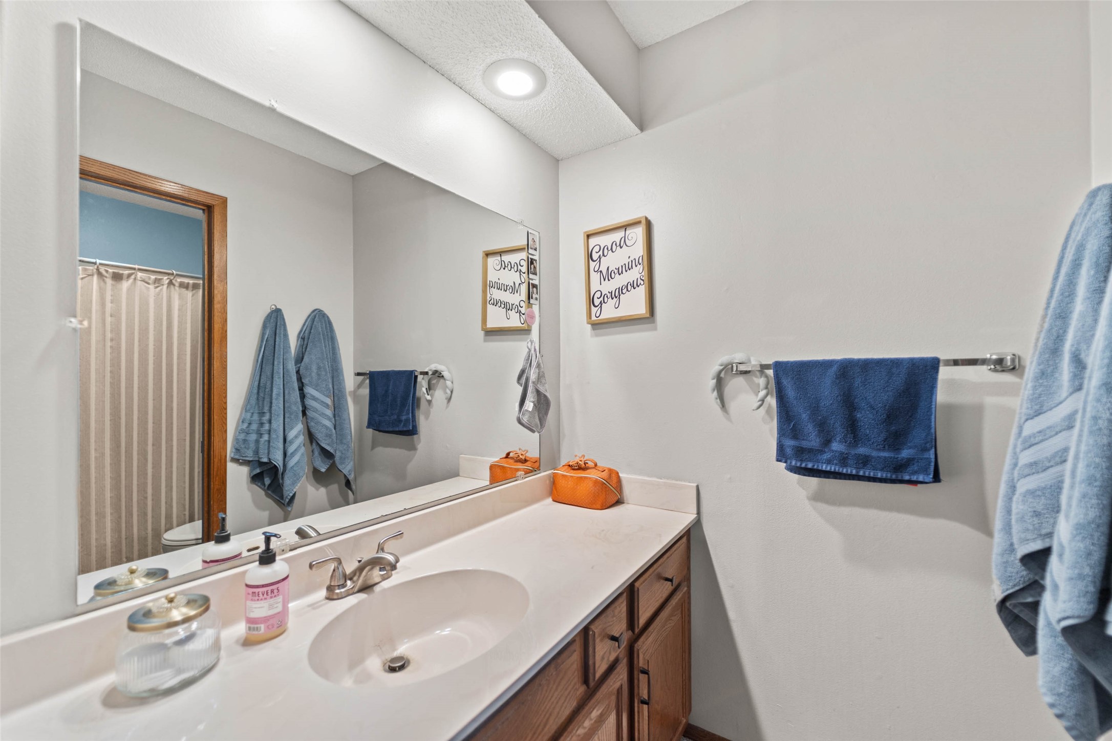 8425 Sharon Circle