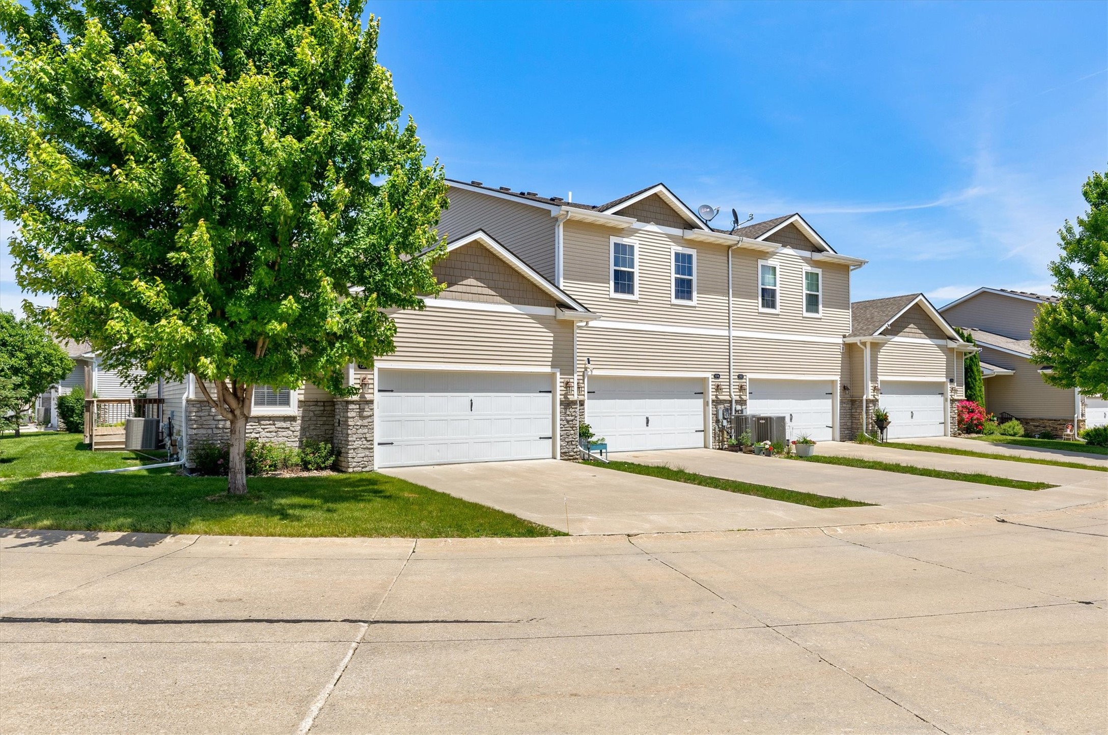 1276 SE Williams Court