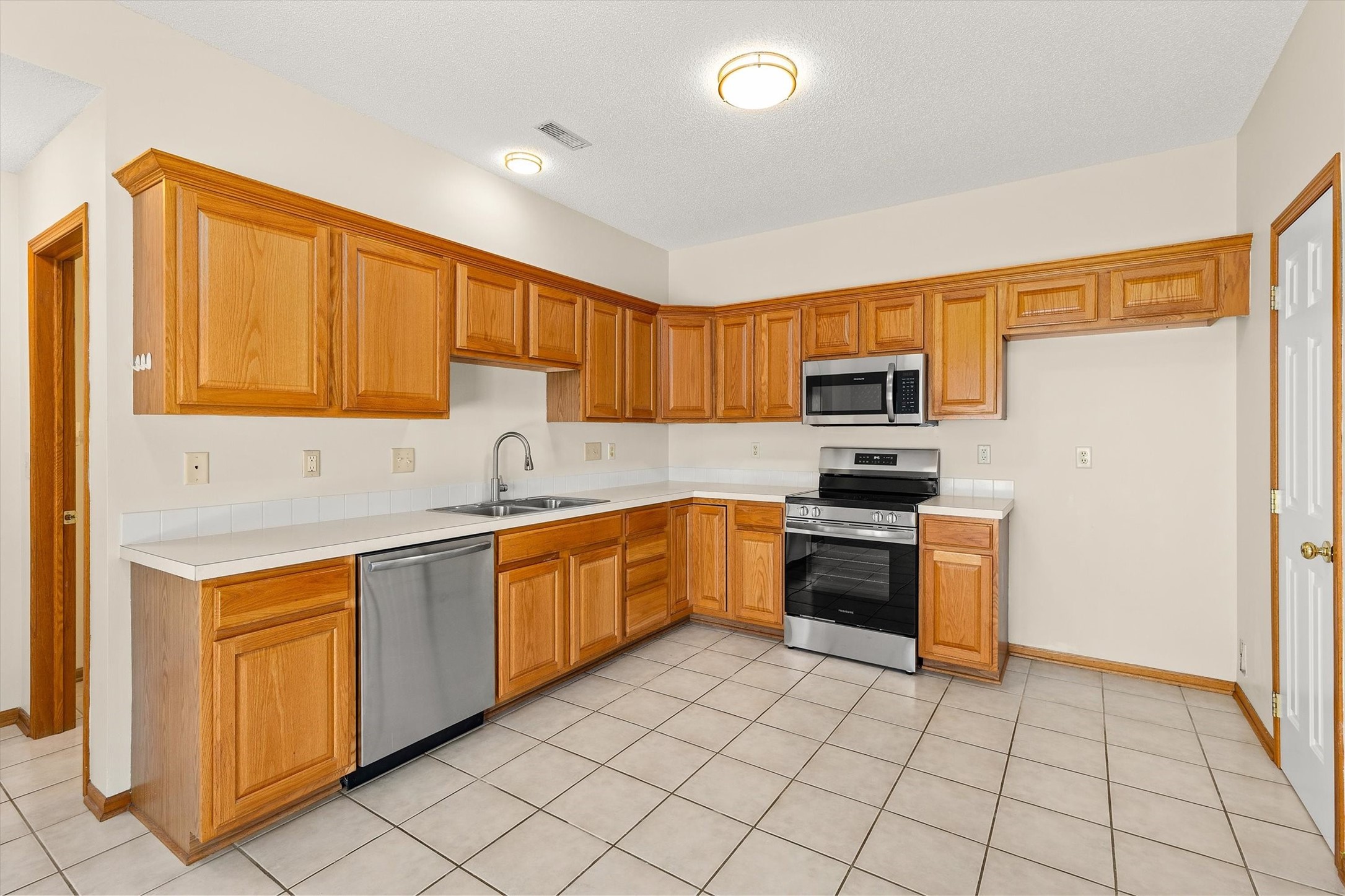 2165 Ridgeview Circle