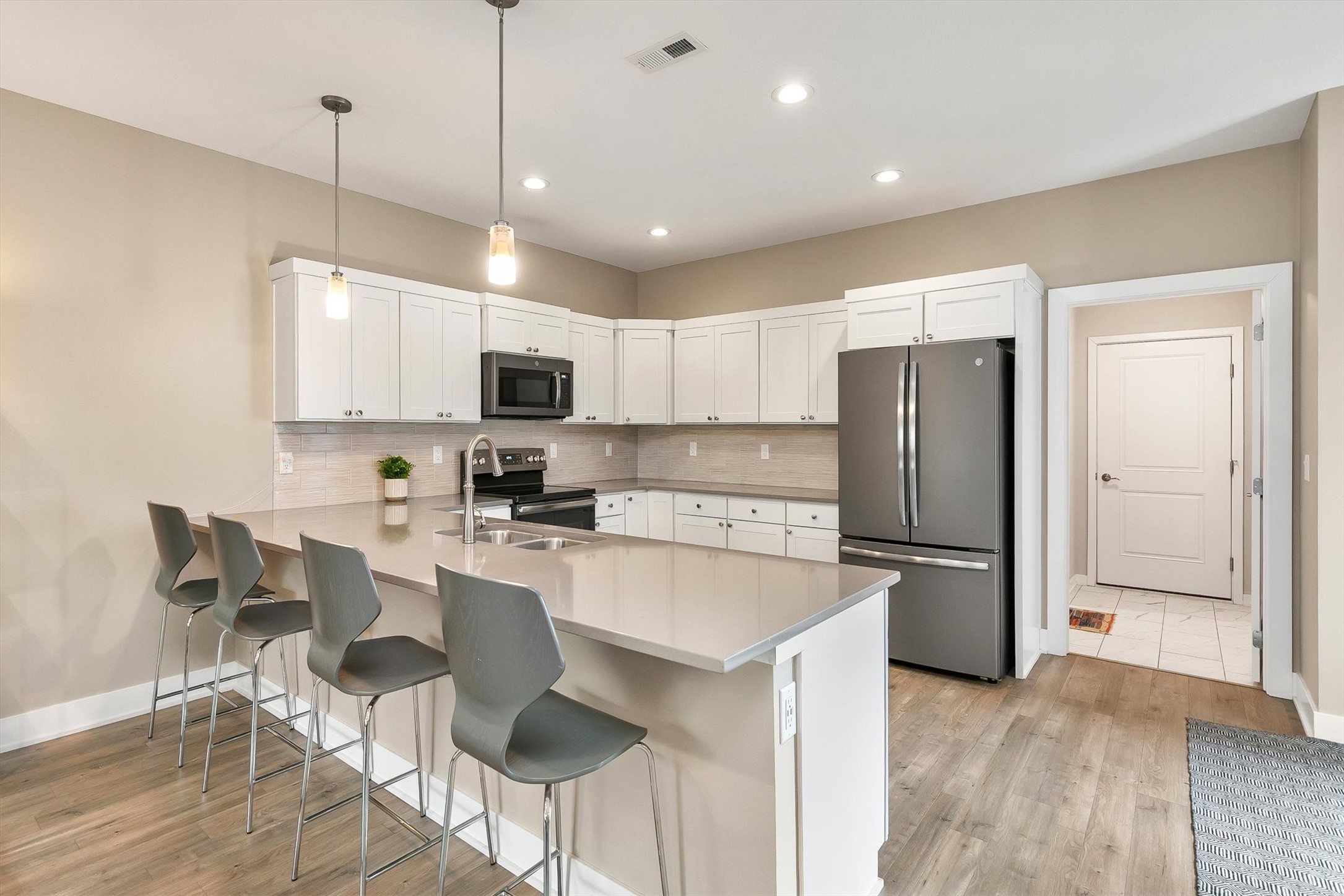 8943 Nelle Lane