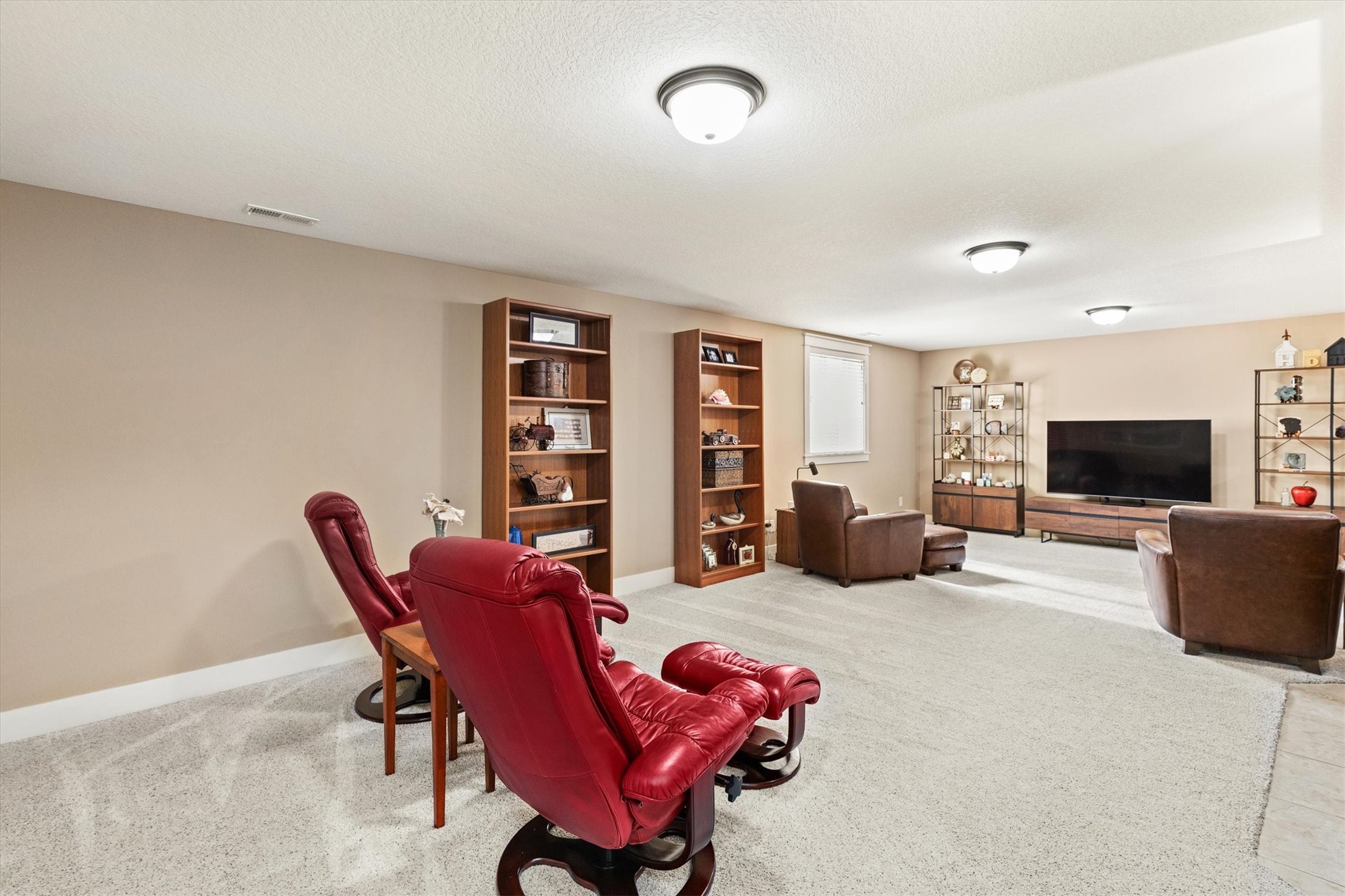 2505 NE Ewing Court