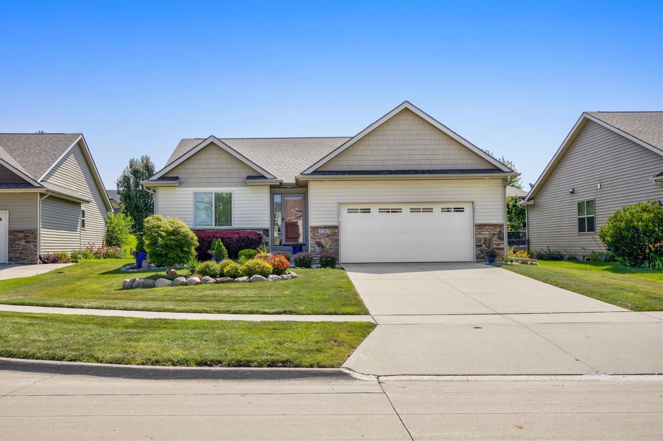 2505 NE Ewing Court
