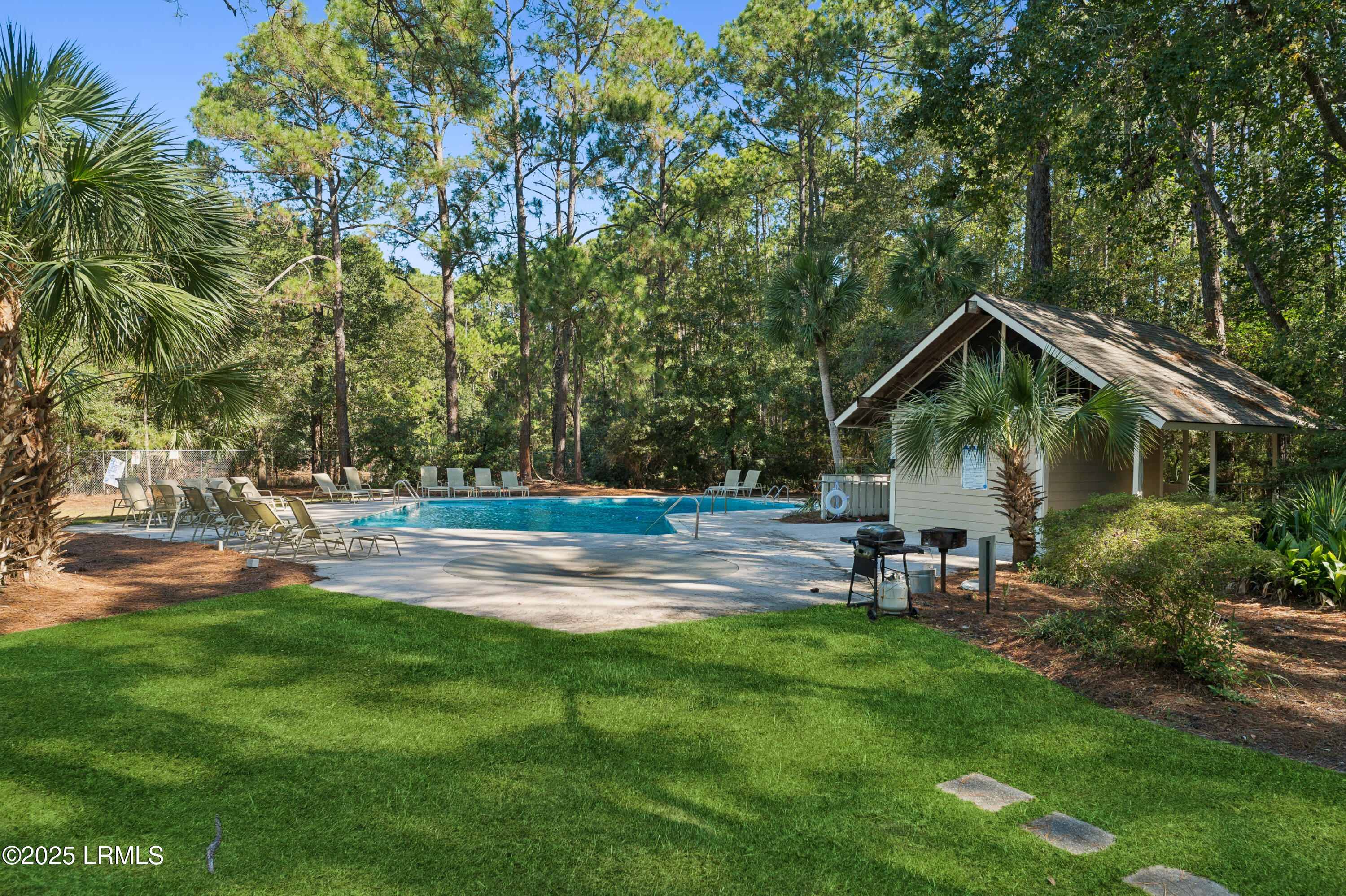 53 Delander Court 18