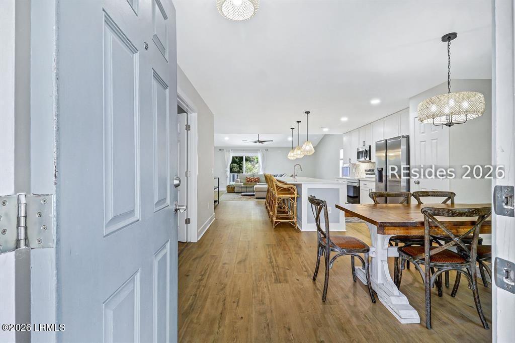 3 Lakeside Drive