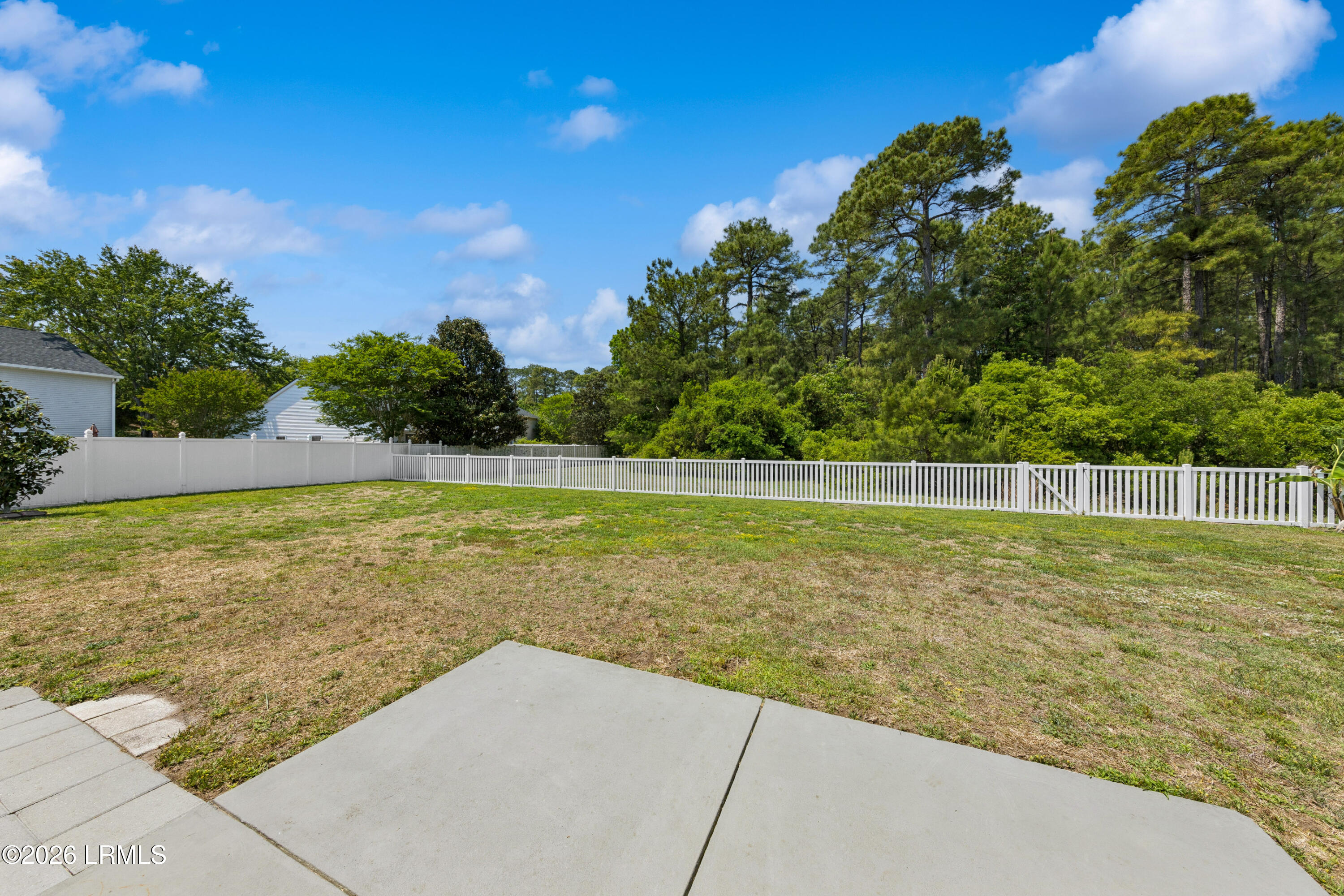 3 Lakeside Drive