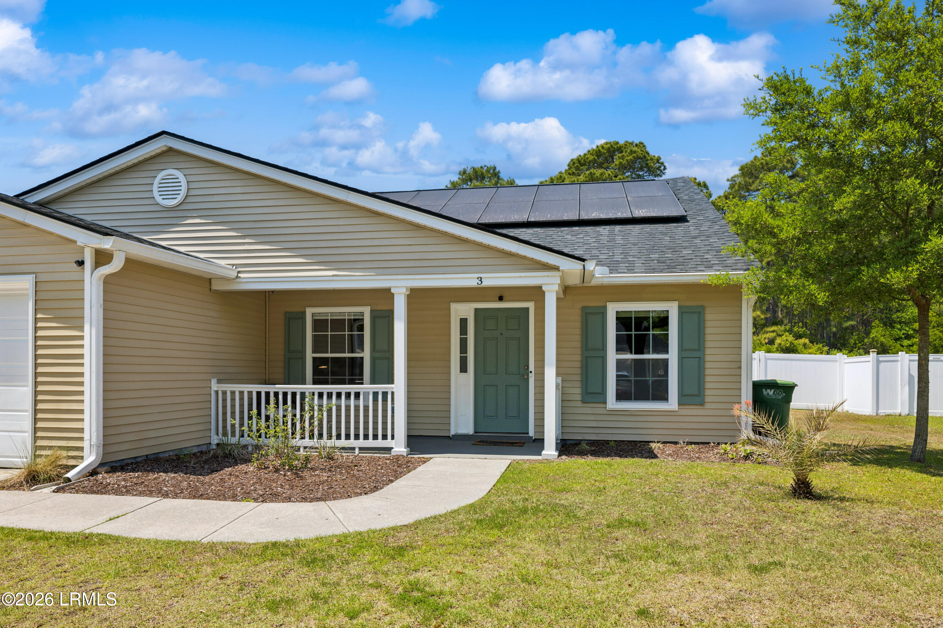 3 Lakeside Drive