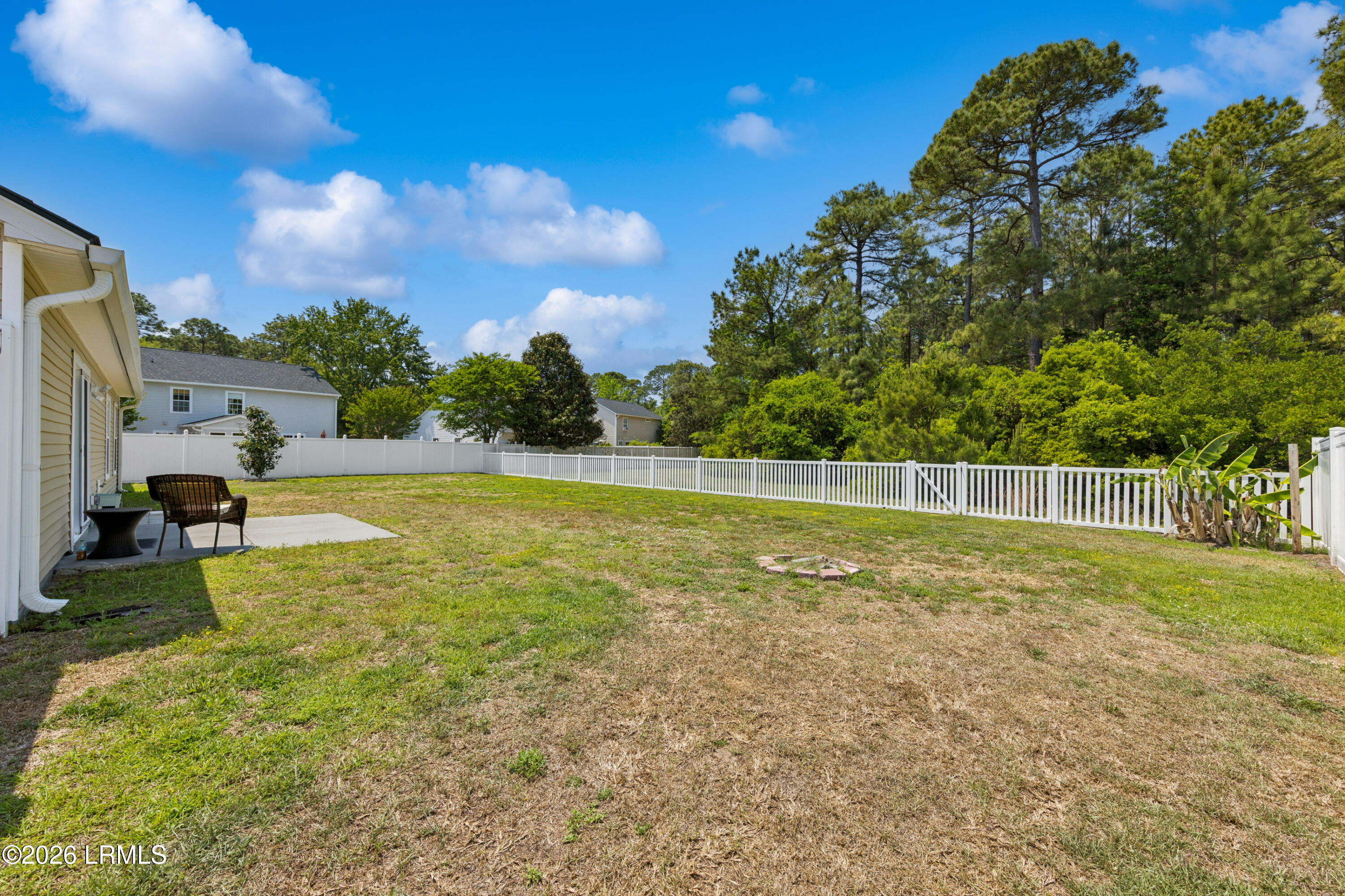 3 Lakeside Drive