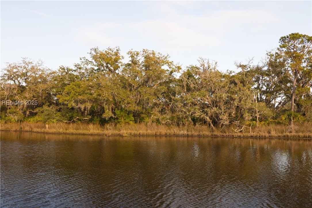 14 Vista Boulevard W