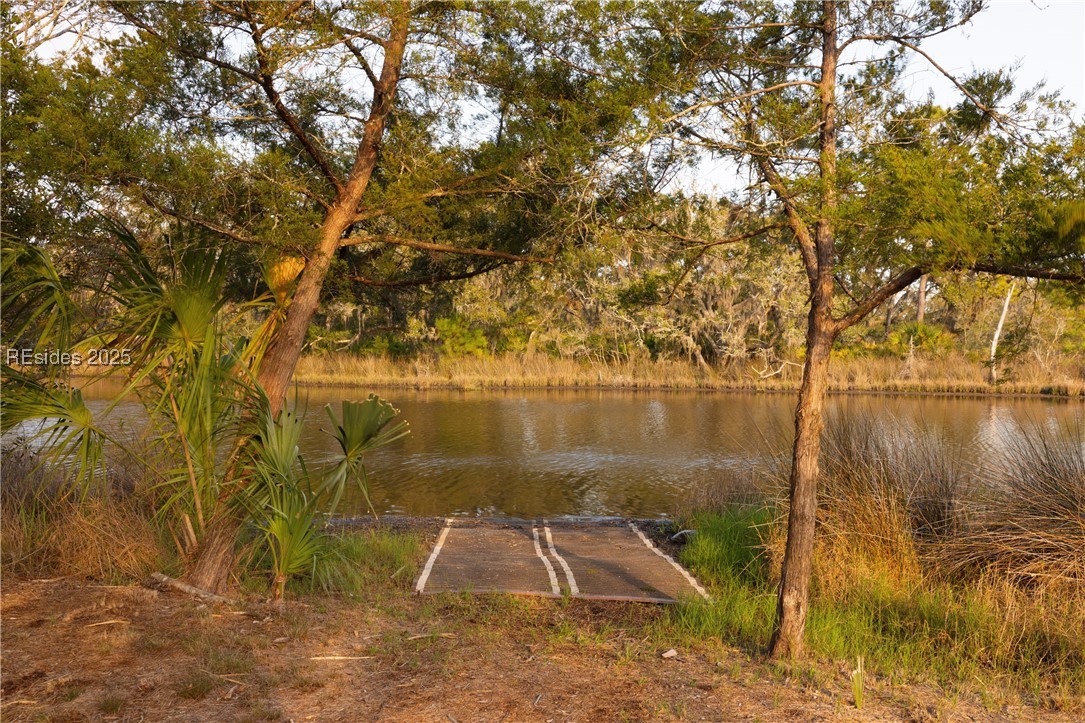 14 Vista Boulevard W