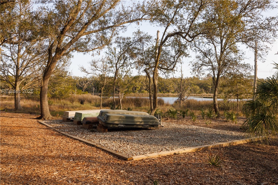 14 Vista Boulevard W