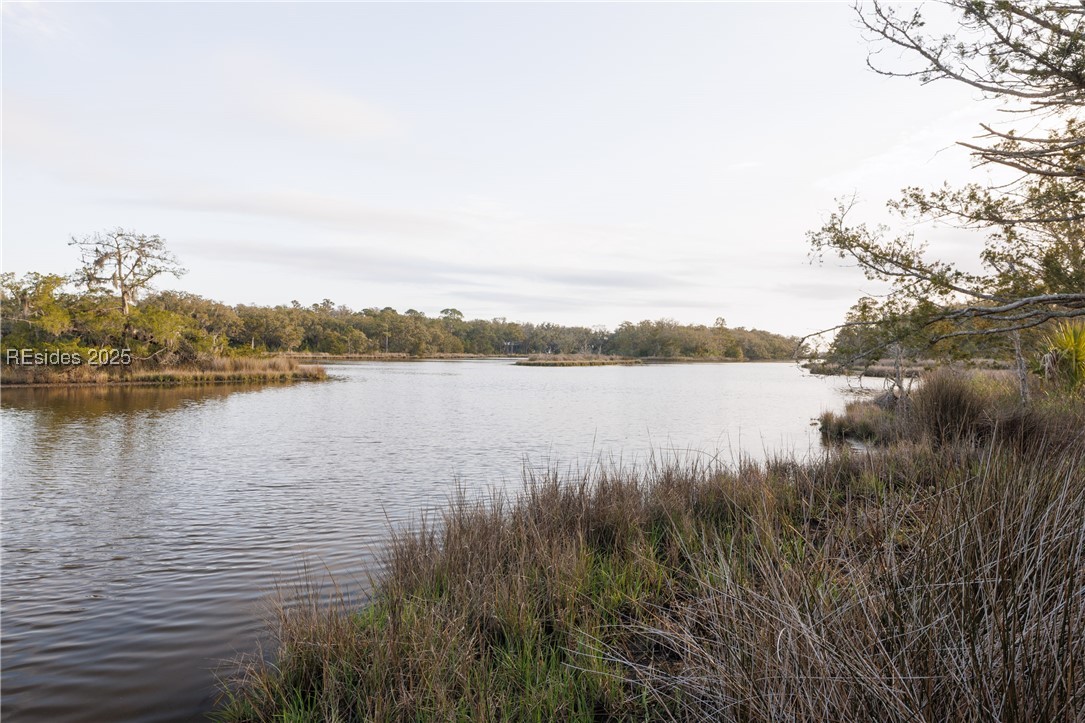 14 Vista Boulevard W