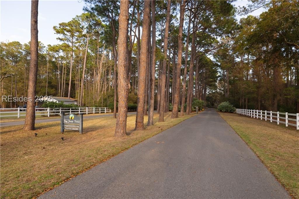 14 Vista Boulevard W