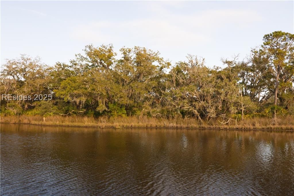 14 Vista Boulevard W