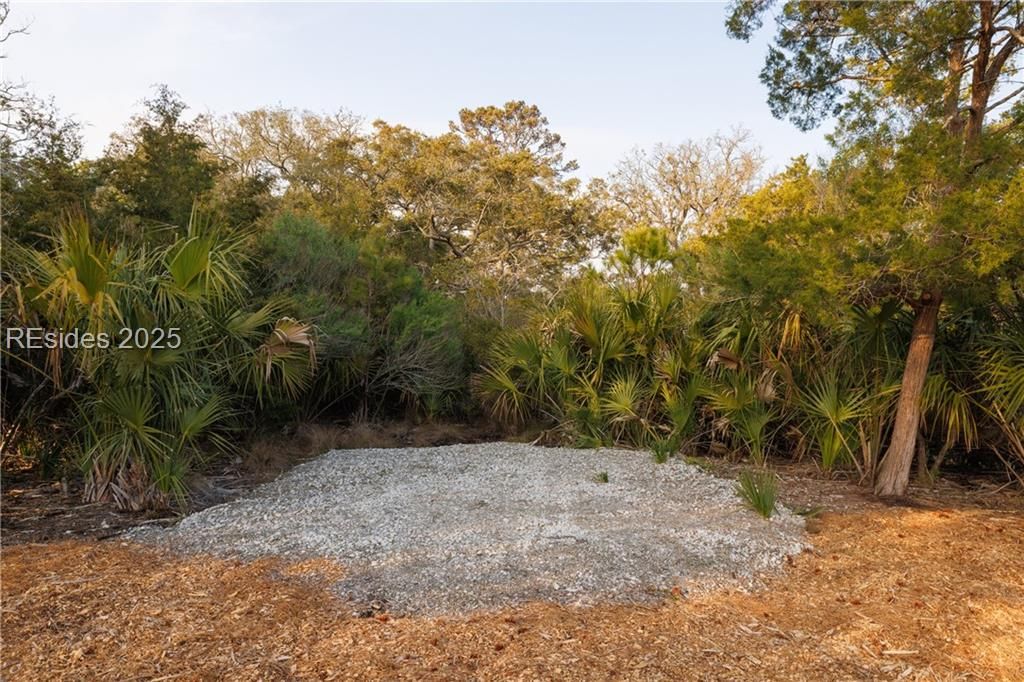 16 Vista Boulevard W