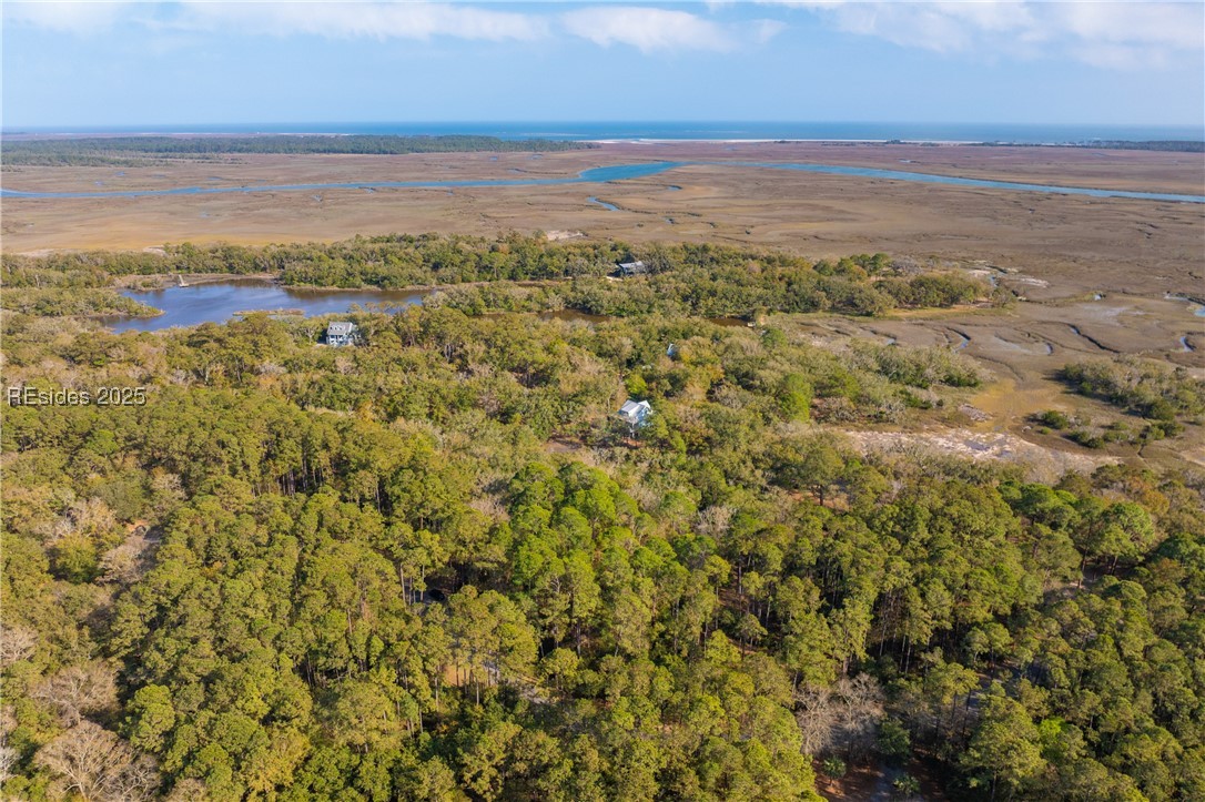 16 Vista Boulevard W