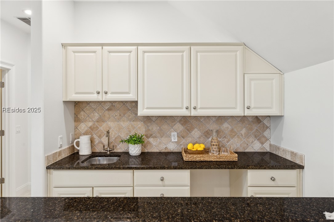 43 Hampton Hall Boulevard