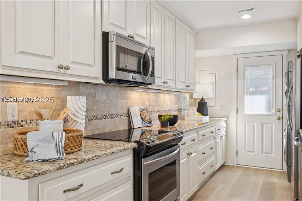 1 High Bluff Road Unit: 2006