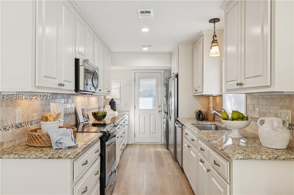 1 High Bluff Road Unit: 2006