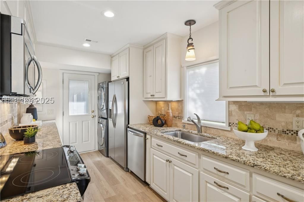 1 High Bluff Road Unit: 2006