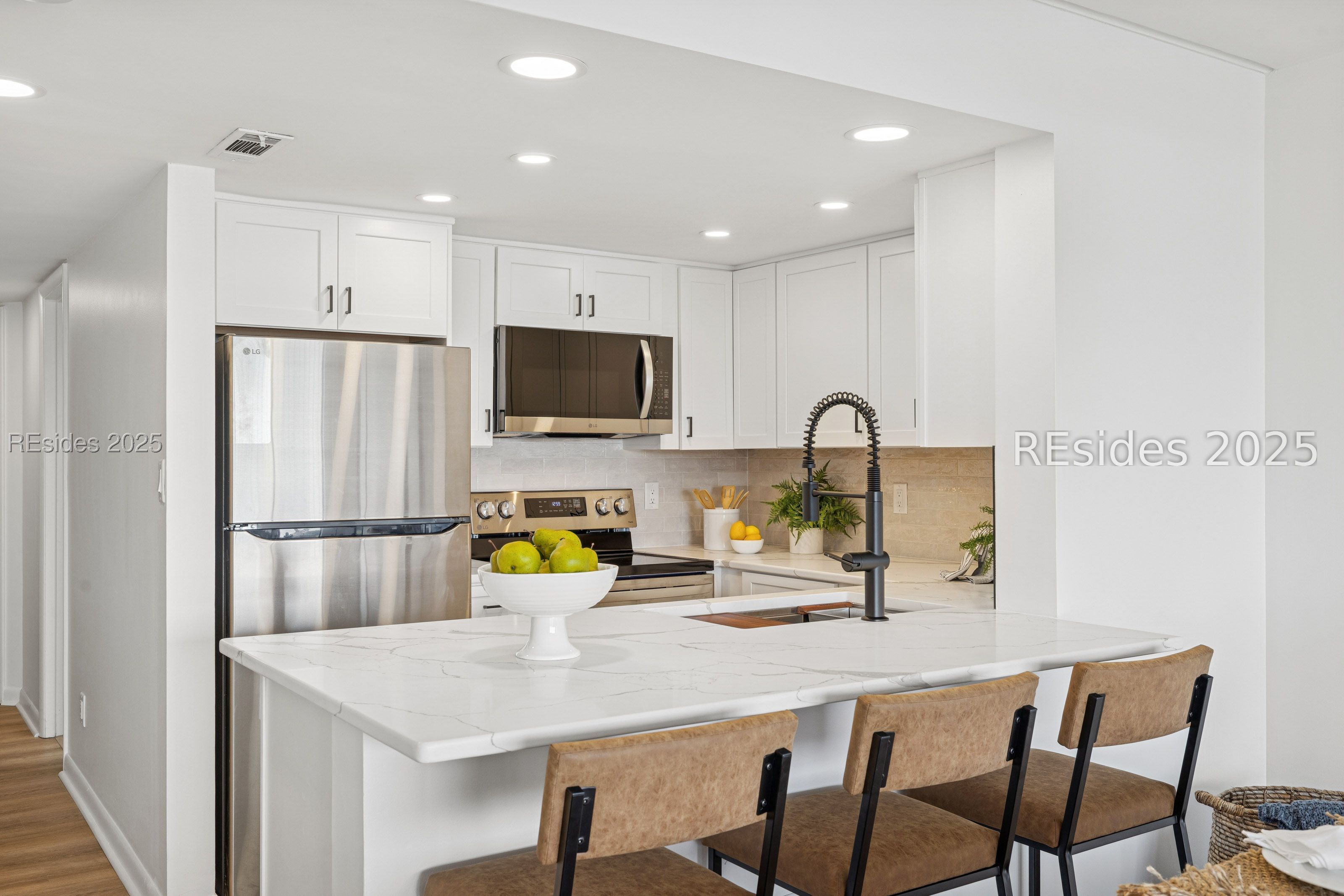 100 HELMSMAN WAY Unit: 312