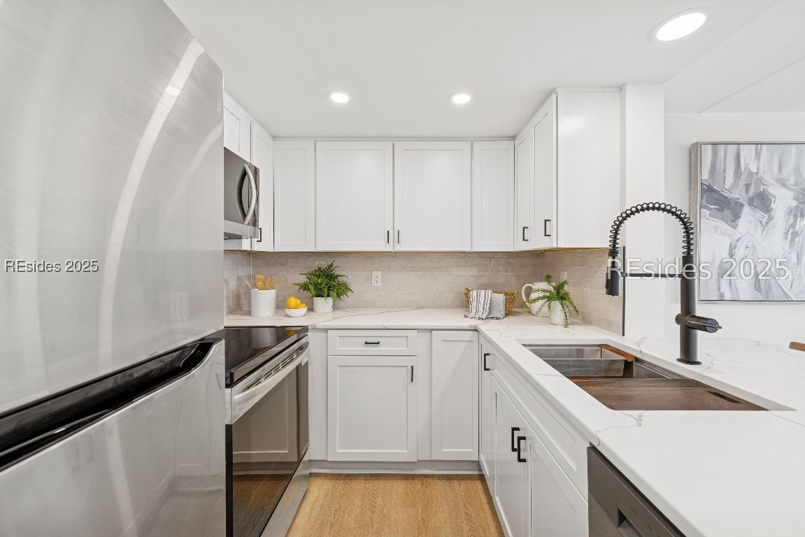 100 HELMSMAN WAY Unit: 312