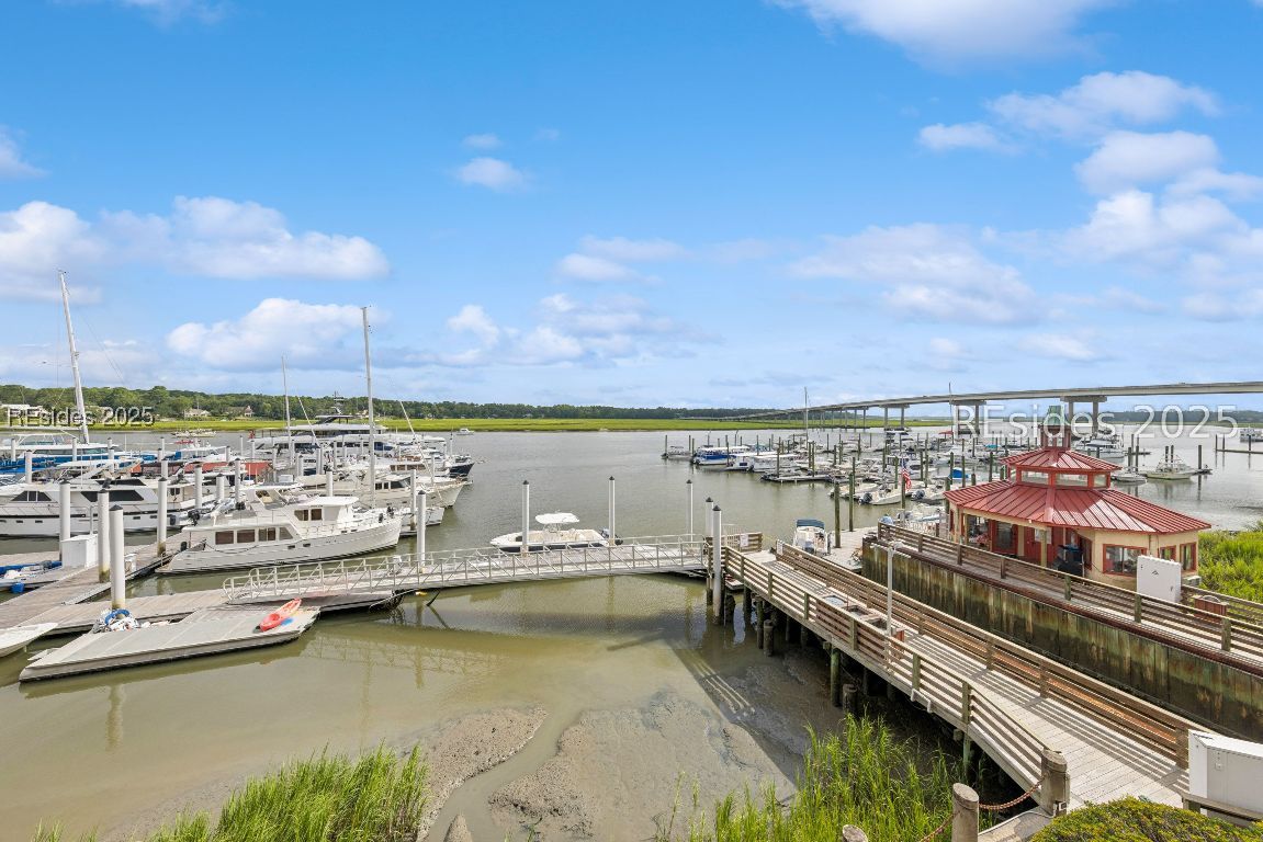 100 HELMSMAN WAY Unit: 312