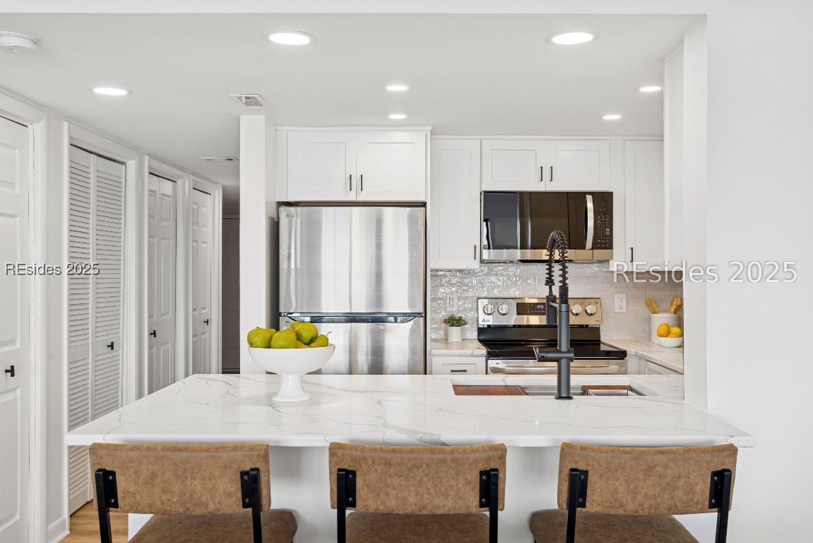 100 HELMSMAN WAY Unit: 312